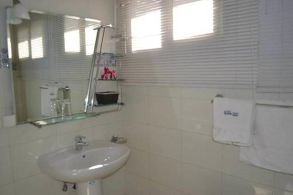 Hotel Nina Dakar Habitación foto